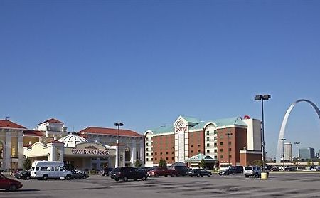 Casino Queen Hotel East St. Louis Exterior foto